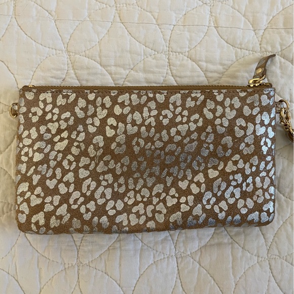 Lodis | Patterned Clutch - Picture 5 of 10